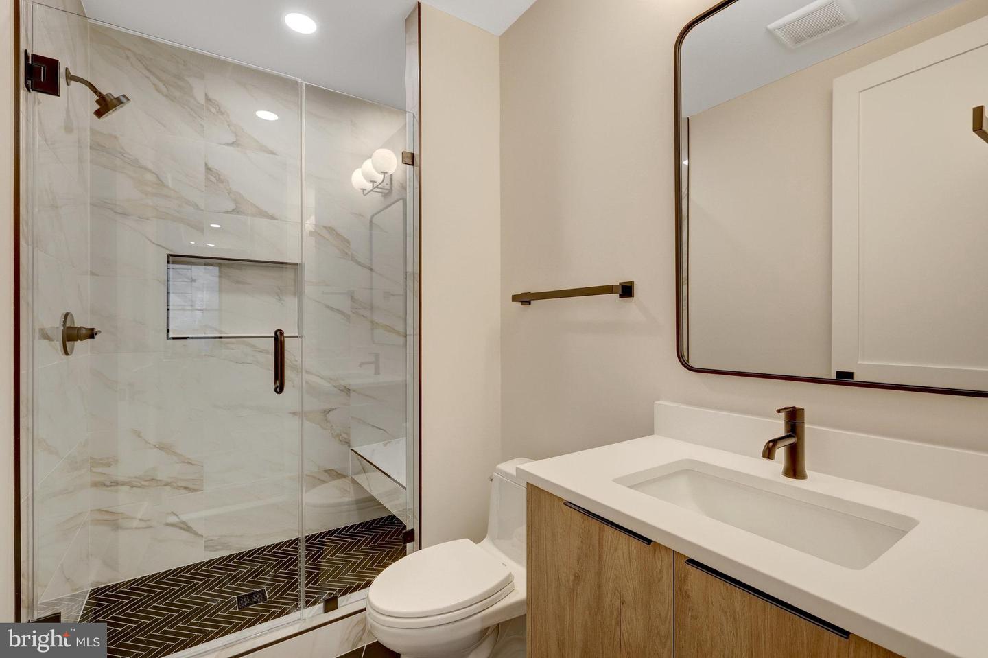 1710 FAIRVIEW AVE, MCLEAN, Virginia 22101, 6 Bedrooms Bedrooms, ,6 BathroomsBathrooms,Residential,For sale,1710 FAIRVIEW AVE,VAFX2247770 MLS # VAFX2247770
