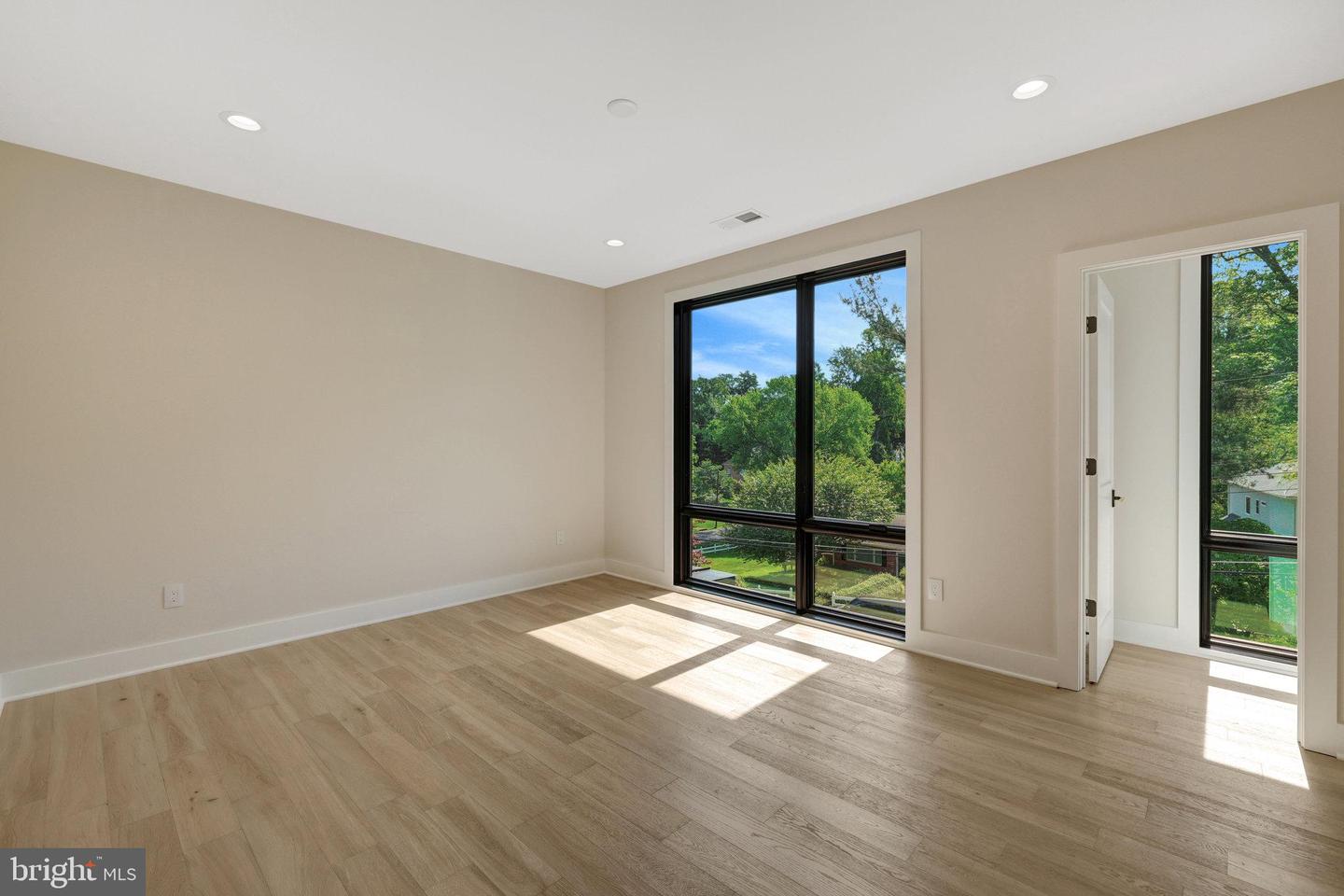 1710 FAIRVIEW AVE, MCLEAN, Virginia 22101, 6 Bedrooms Bedrooms, ,6 BathroomsBathrooms,Residential,For sale,1710 FAIRVIEW AVE,VAFX2247770 MLS # VAFX2247770