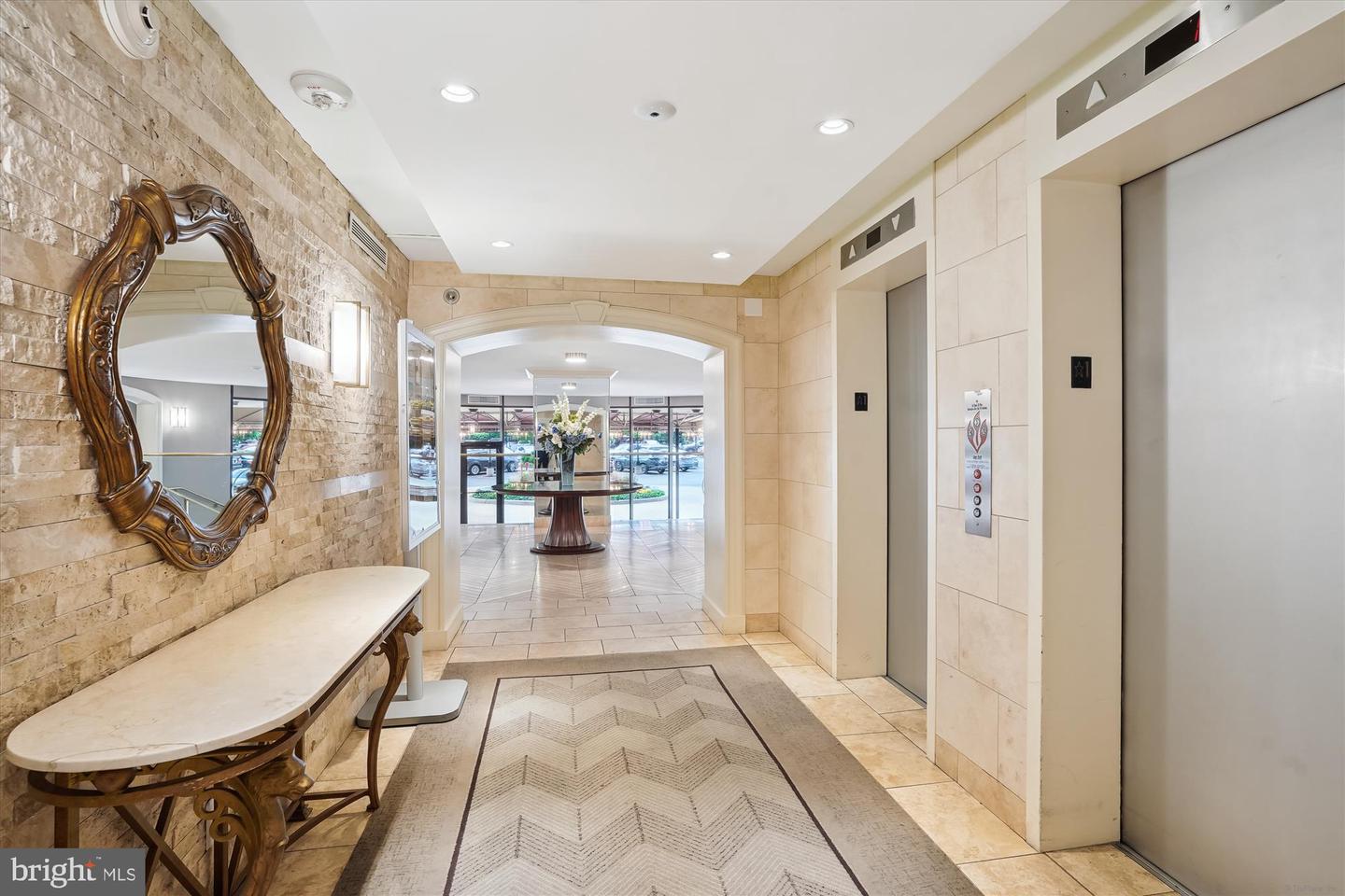 8370 GREENSBORO DR #1011, MCLEAN, Virginia 22102, 2 Bedrooms Bedrooms, ,2 BathroomsBathrooms,Residential,For sale,8370 GREENSBORO DR #1011,VAFX2247674 MLS # VAFX2247674