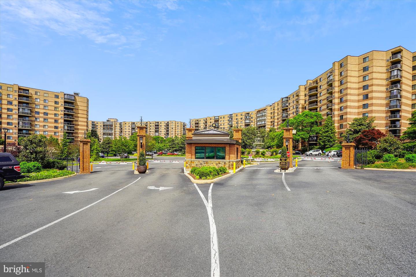 8370 GREENSBORO DR #1011, MCLEAN, Virginia 22102, 2 Bedrooms Bedrooms, ,2 BathroomsBathrooms,Residential,For sale,8370 GREENSBORO DR #1011,VAFX2247674 MLS # VAFX2247674