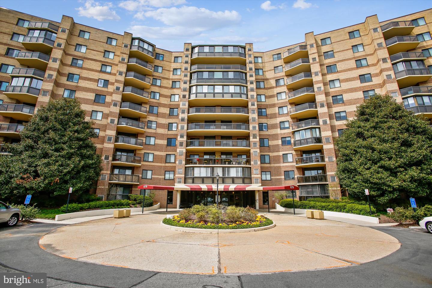 8370 GREENSBORO DR #1011, MCLEAN, Virginia 22102, 2 Bedrooms Bedrooms, ,2 BathroomsBathrooms,Residential,For sale,8370 GREENSBORO DR #1011,VAFX2247674 MLS # VAFX2247674