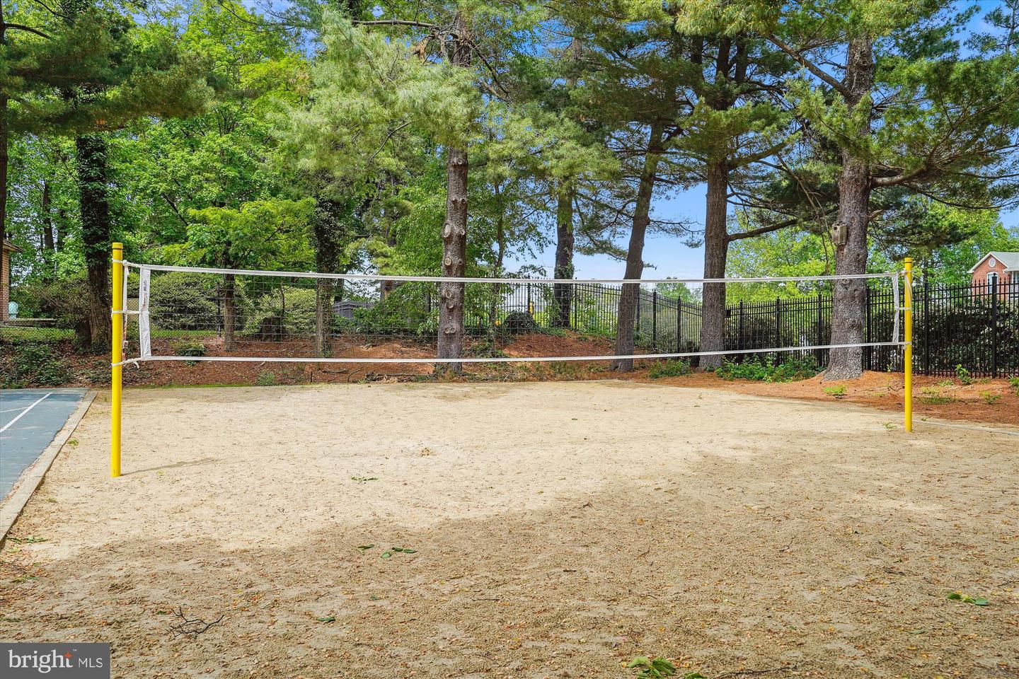 8370 GREENSBORO DR #1011, MCLEAN, Virginia 22102, 2 Bedrooms Bedrooms, ,2 BathroomsBathrooms,Residential,For sale,8370 GREENSBORO DR #1011,VAFX2247674 MLS # VAFX2247674