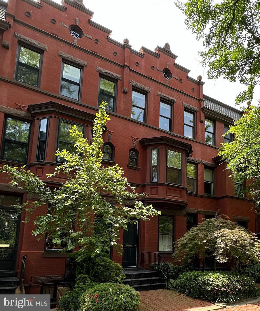 3042 R ST NW #2, WASHINGTON, District Of Columbia 20007, 2 Bedrooms Bedrooms, ,1 BathroomBathrooms,Residential,For sale,3042 R ST NW #2,DCDC2205996 MLS # DCDC2205996