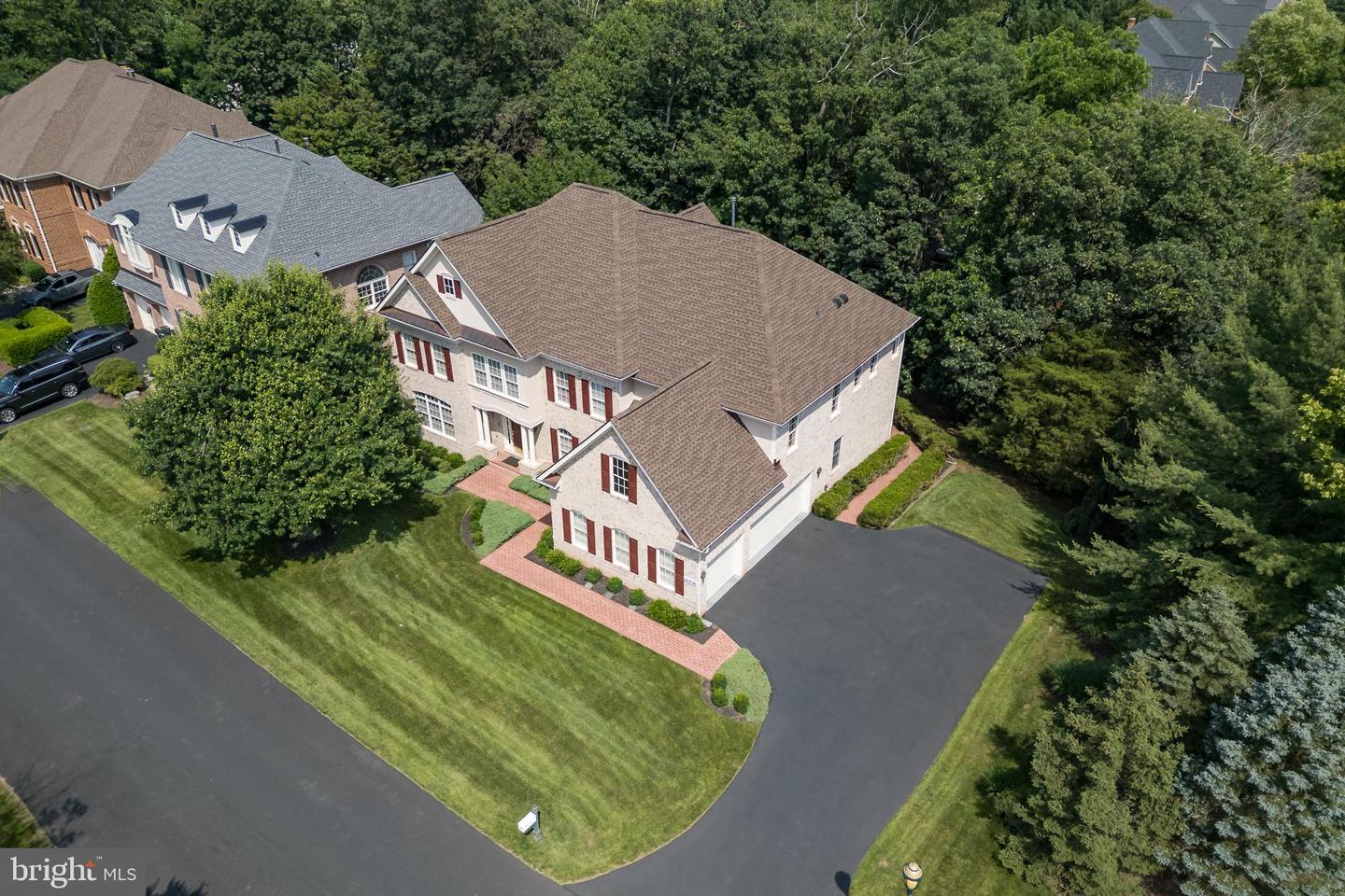 18256 SHINNIECOCK HILLS PL, LEESBURG, Virginia 20176, 6 Bedrooms Bedrooms, ,4 BathroomsBathrooms,Residential,For sale,18256 SHINNIECOCK HILLS PL,VALO2099718 MLS # VALO2099718
