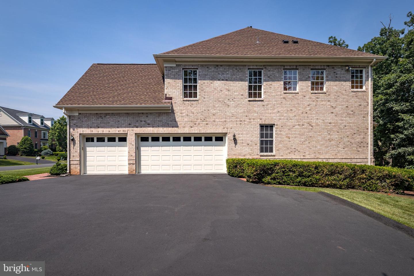 18256 SHINNIECOCK HILLS PL, LEESBURG, Virginia 20176, 6 Bedrooms Bedrooms, ,4 BathroomsBathrooms,Residential,For sale,18256 SHINNIECOCK HILLS PL,VALO2099718 MLS # VALO2099718