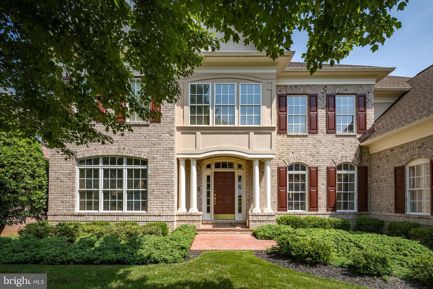 18256 SHINNIECOCK HILLS PL, LEESBURG, Virginia 20176, 6 Bedrooms Bedrooms, ,4 BathroomsBathrooms,Residential,For sale,18256 SHINNIECOCK HILLS PL,VALO2099718 MLS # VALO2099718