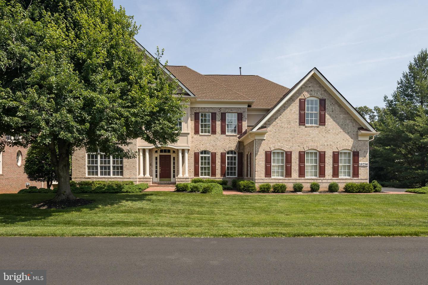 18256 SHINNIECOCK HILLS PL, LEESBURG, Virginia 20176, 6 Bedrooms Bedrooms, ,4 BathroomsBathrooms,Residential,For sale,18256 SHINNIECOCK HILLS PL,VALO2099718 MLS # VALO2099718