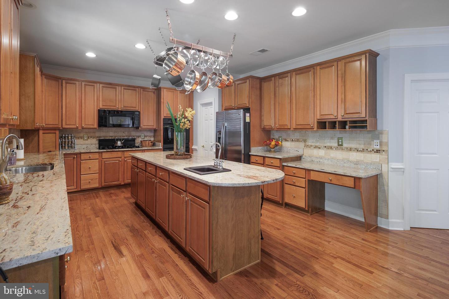 18256 SHINNIECOCK HILLS PL, LEESBURG, Virginia 20176, 6 Bedrooms Bedrooms, ,4 BathroomsBathrooms,Residential,For sale,18256 SHINNIECOCK HILLS PL,VALO2099718 MLS # VALO2099718