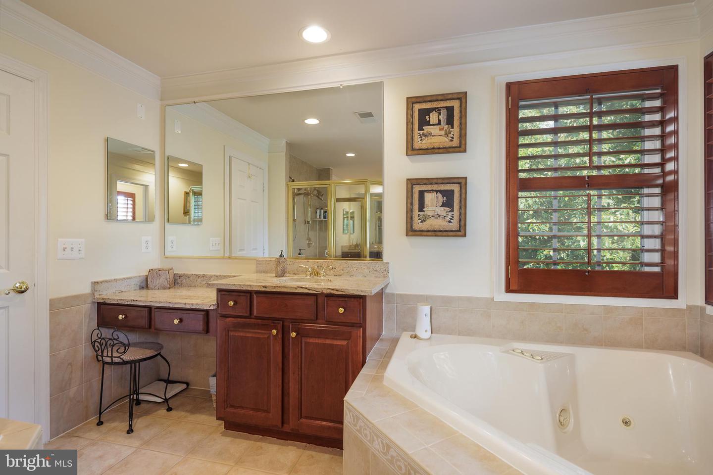 18256 SHINNIECOCK HILLS PL, LEESBURG, Virginia 20176, 6 Bedrooms Bedrooms, ,4 BathroomsBathrooms,Residential,For sale,18256 SHINNIECOCK HILLS PL,VALO2099718 MLS # VALO2099718