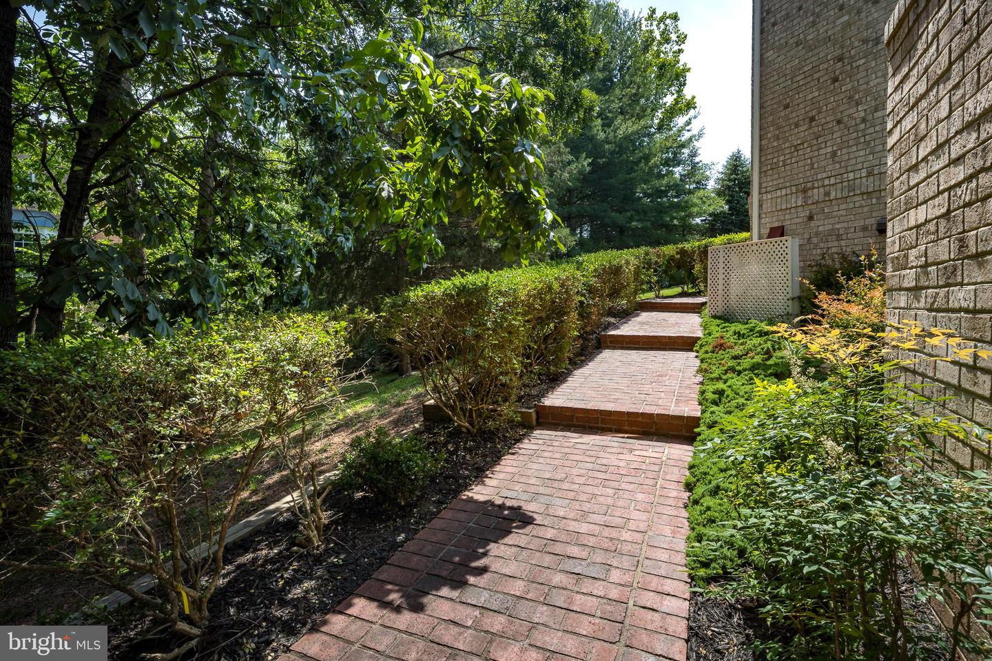 18256 SHINNIECOCK HILLS PL, LEESBURG, Virginia 20176, 6 Bedrooms Bedrooms, ,4 BathroomsBathrooms,Residential,For sale,18256 SHINNIECOCK HILLS PL,VALO2099718 MLS # VALO2099718
