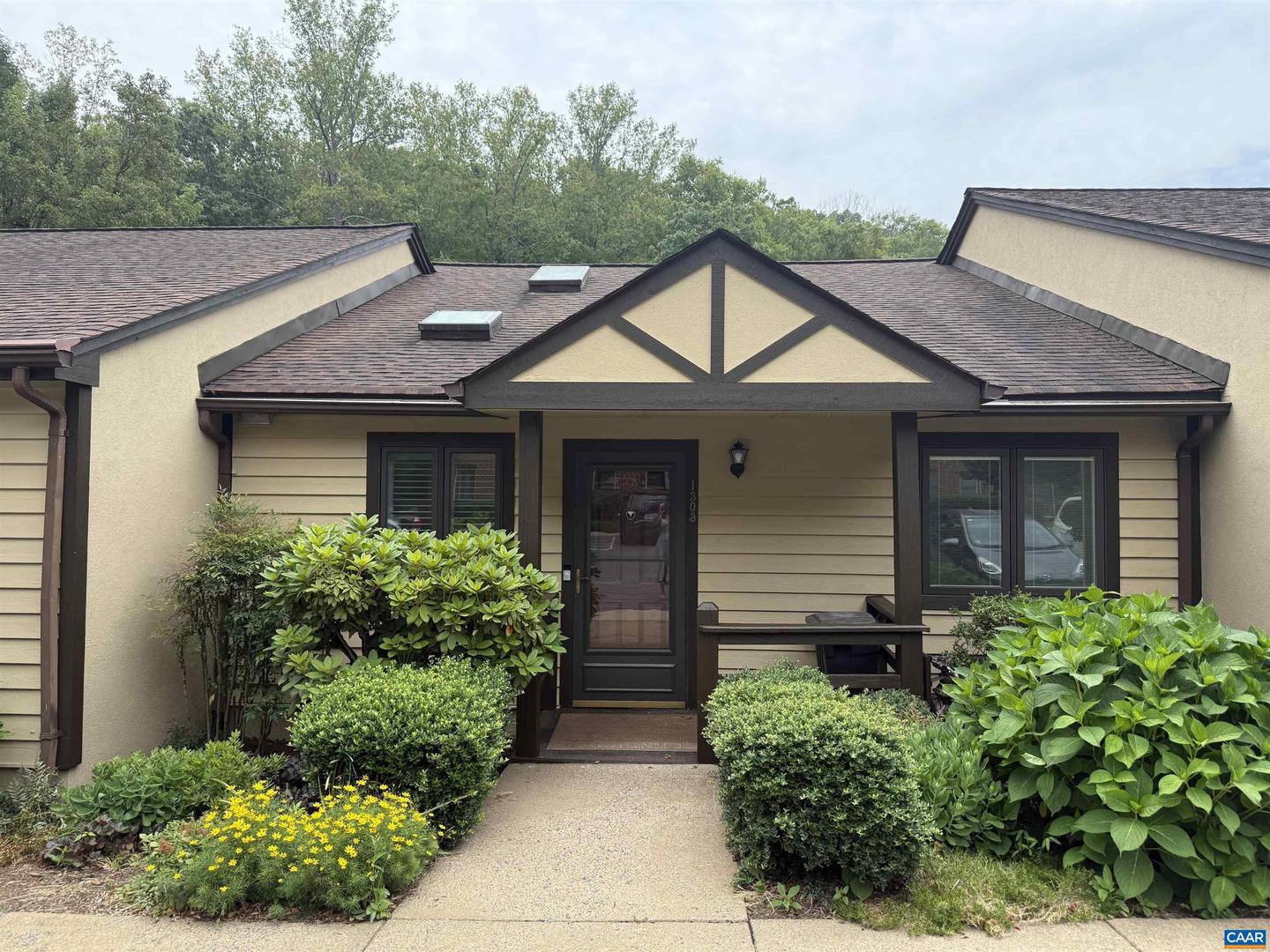1303 BRANCHLANDS DR, CHARLOTTESVILLE, Virginia 22901, 3 Bedrooms Bedrooms, ,3 BathroomsBathrooms,Residential,For sale,1303 BRANCHLANDS DR,665795 MLS # 665795