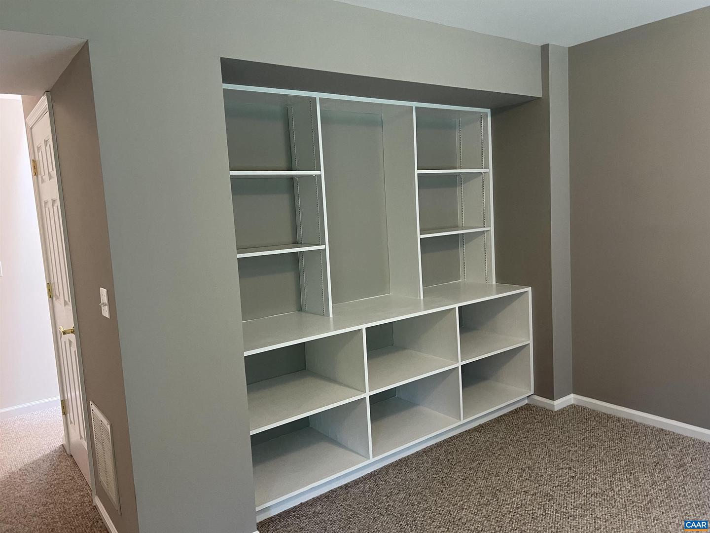 1303 BRANCHLANDS DR, CHARLOTTESVILLE, Virginia 22901, 3 Bedrooms Bedrooms, ,3 BathroomsBathrooms,Residential,For sale,1303 BRANCHLANDS DR,665795 MLS # 665795
