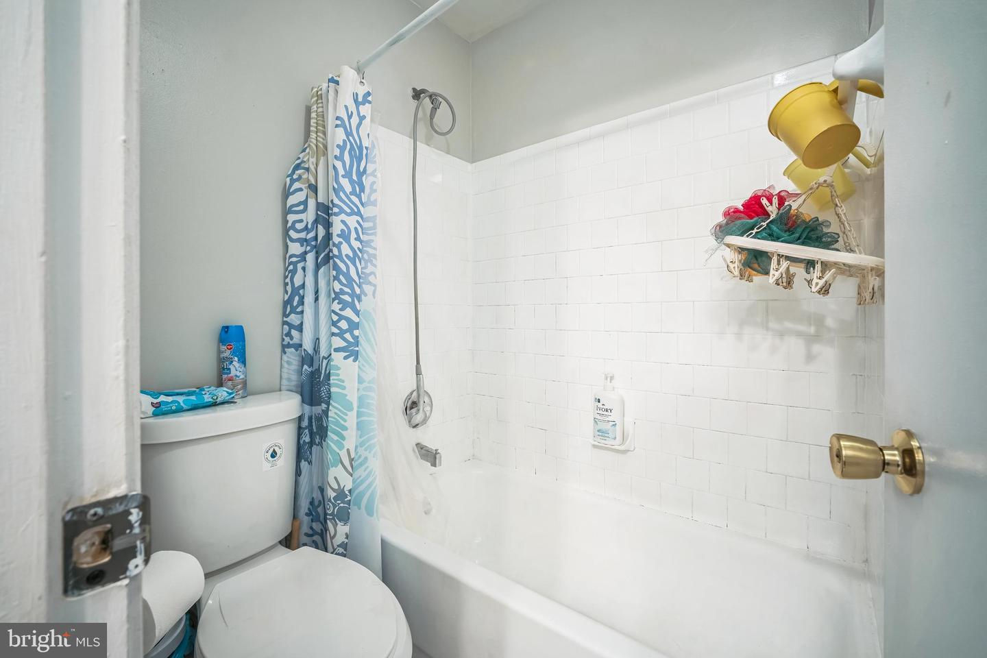 15198 WENTWOOD LN, WOODBRIDGE, Virginia 22191, 4 Bedrooms Bedrooms, ,3 BathroomsBathrooms,Residential,For sale,15198 WENTWOOD LN,VAPW2097226 MLS # VAPW2097226