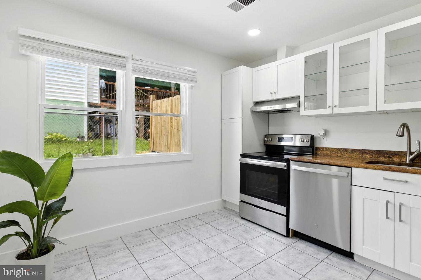 13727 MAHONEY DR, WOODBRIDGE, Virginia 22193, 3 Bedrooms Bedrooms, ,1 BathroomBathrooms,Residential,For sale,13727 MAHONEY DR,VAPW2097228 MLS # VAPW2097228