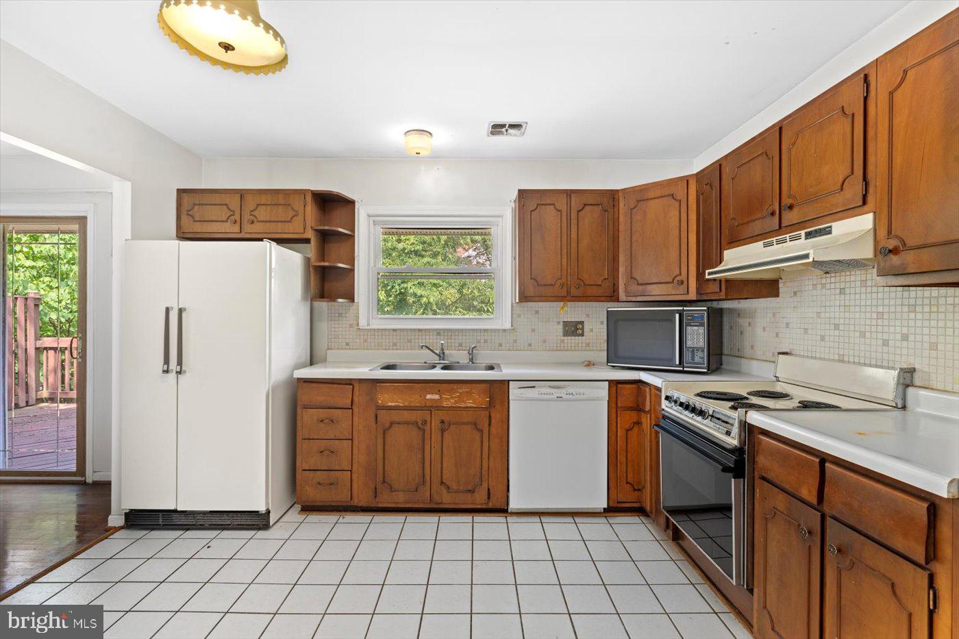 1605 N AMELIA ST, STERLING, Virginia 20164, 3 Bedrooms Bedrooms, ,3 BathroomsBathrooms,Residential,For sale,1605 N AMELIA ST,VALO2099732 MLS # VALO2099732