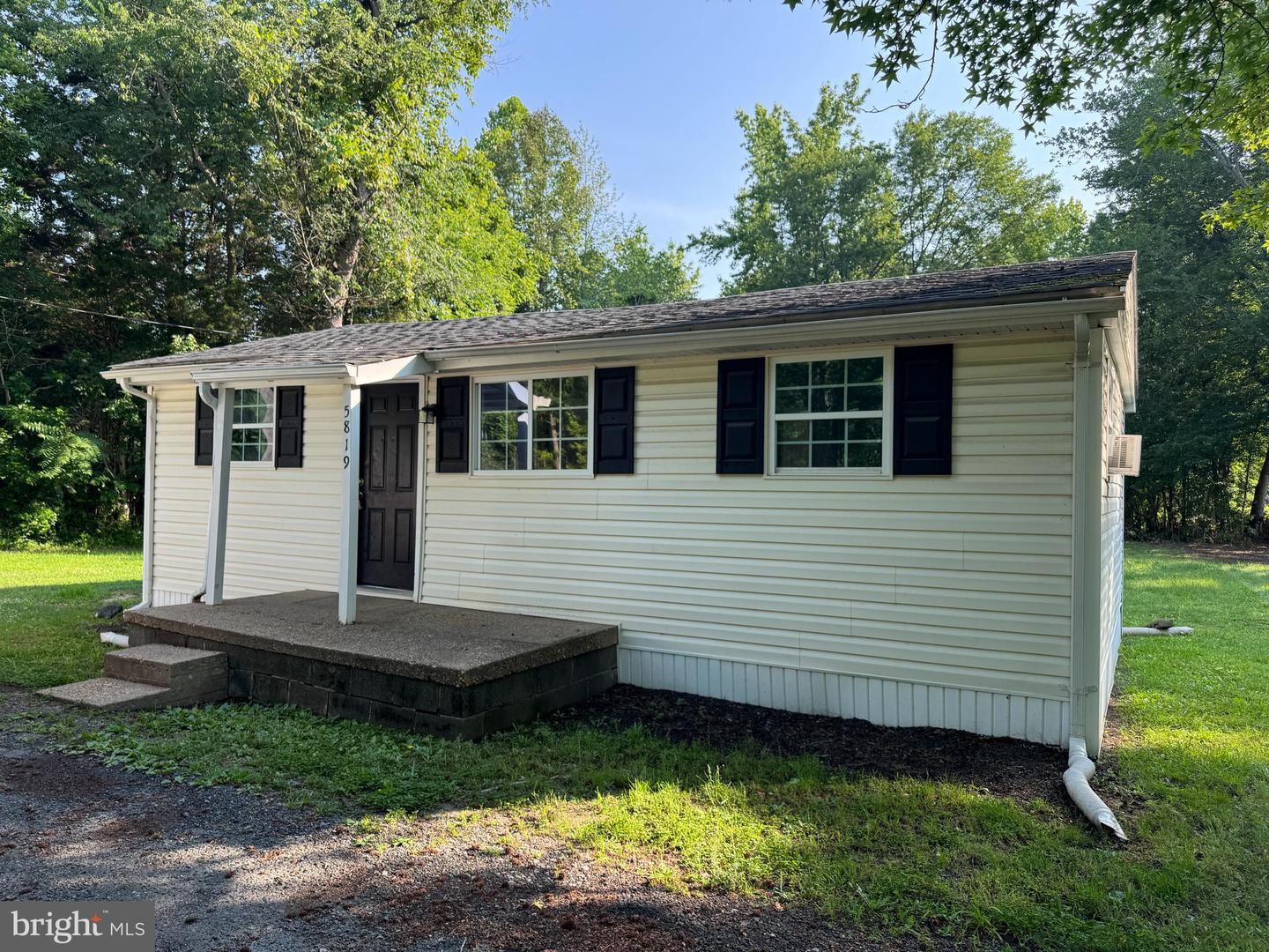 5819 SMITH STATION RD, FREDERICKSBURG, Virginia 22407, 2 Bedrooms Bedrooms, ,1 BathroomBathrooms,Residential,For sale,5819 SMITH STATION RD,VASP2033986 MLS # VASP2033986