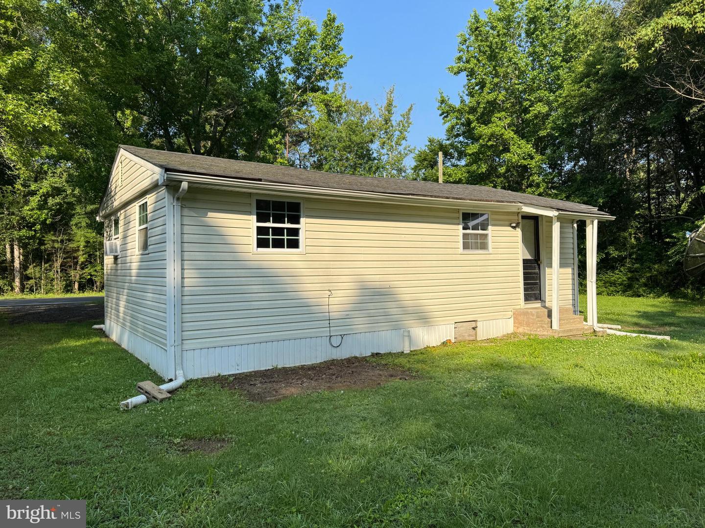 5819 SMITH STATION RD, FREDERICKSBURG, Virginia 22407, 2 Bedrooms Bedrooms, ,1 BathroomBathrooms,Residential,For sale,5819 SMITH STATION RD,VASP2033986 MLS # VASP2033986