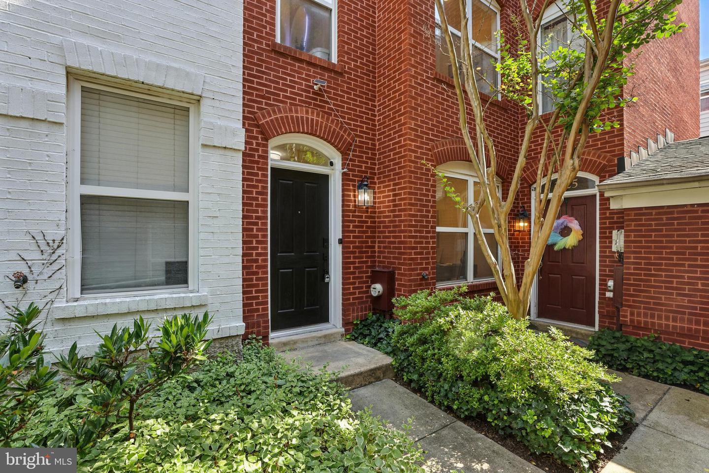 2127 12TH PL NW, WASHINGTON, District Of Columbia 20009, 3 Bedrooms Bedrooms, ,3 BathroomsBathrooms,Residential,For sale,2127 12TH PL NW,DCDC2205352 MLS # DCDC2205352