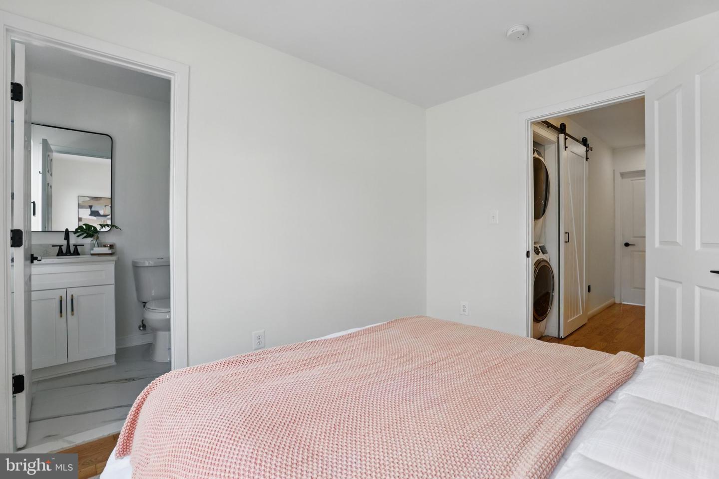 2127 12TH PL NW, WASHINGTON, District Of Columbia 20009, 3 Bedrooms Bedrooms, ,3 BathroomsBathrooms,Residential,For sale,2127 12TH PL NW,DCDC2205352 MLS # DCDC2205352