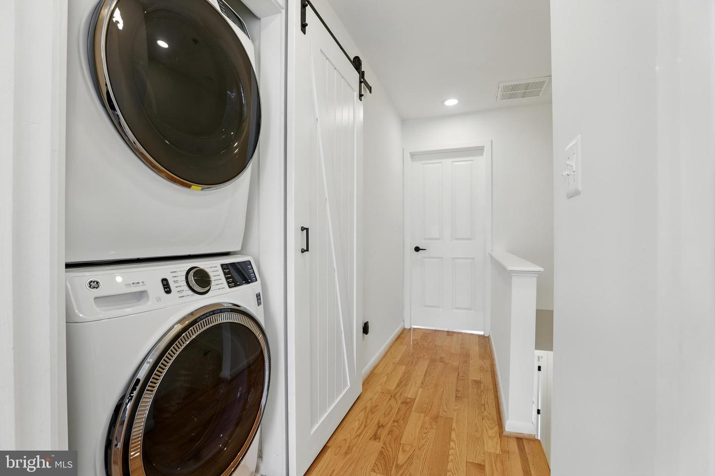 2127 12TH PL NW, WASHINGTON, District Of Columbia 20009, 3 Bedrooms Bedrooms, ,3 BathroomsBathrooms,Residential,For sale,2127 12TH PL NW,DCDC2205352 MLS # DCDC2205352