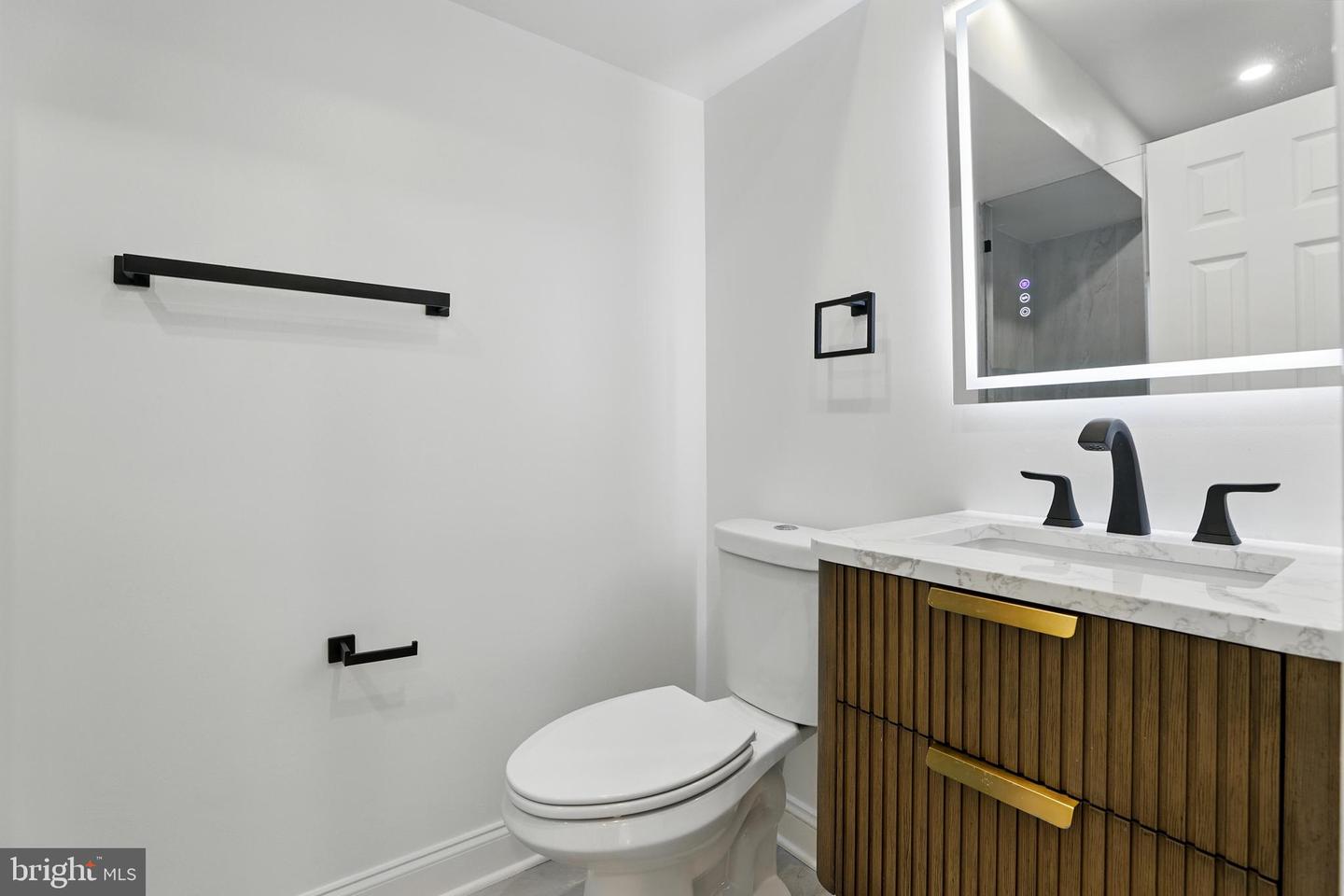 2127 12TH PL NW, WASHINGTON, District Of Columbia 20009, 3 Bedrooms Bedrooms, ,3 BathroomsBathrooms,Residential,For sale,2127 12TH PL NW,DCDC2205352 MLS # DCDC2205352