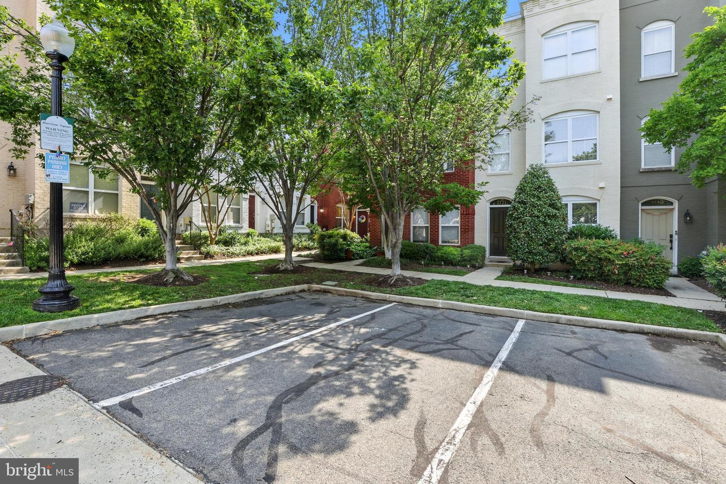 2127 12TH PL NW, WASHINGTON, District Of Columbia 20009, 3 Bedrooms Bedrooms, ,3 BathroomsBathrooms,Residential,For sale,2127 12TH PL NW,DCDC2205352 MLS # DCDC2205352