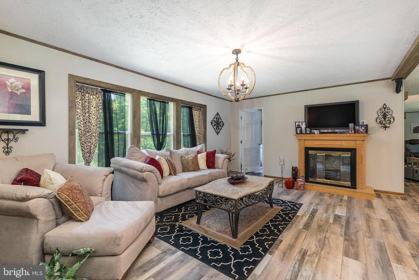 2749 E LEE HWY, NEW MARKET, Virginia 22844, 4 Bedrooms Bedrooms, ,2 BathroomsBathrooms,Residential,For sale,2749 E LEE HWY,VASH2011708 MLS # VASH2011708