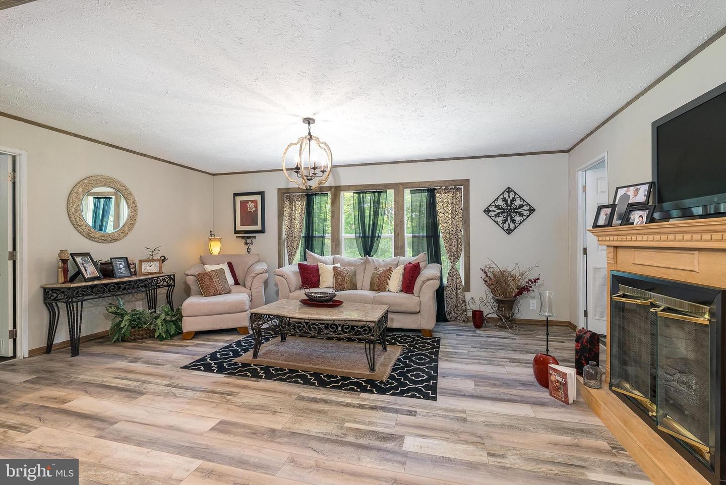 2749 E LEE HWY, NEW MARKET, Virginia 22844, 4 Bedrooms Bedrooms, ,2 BathroomsBathrooms,Residential,For sale,2749 E LEE HWY,VASH2011708 MLS # VASH2011708