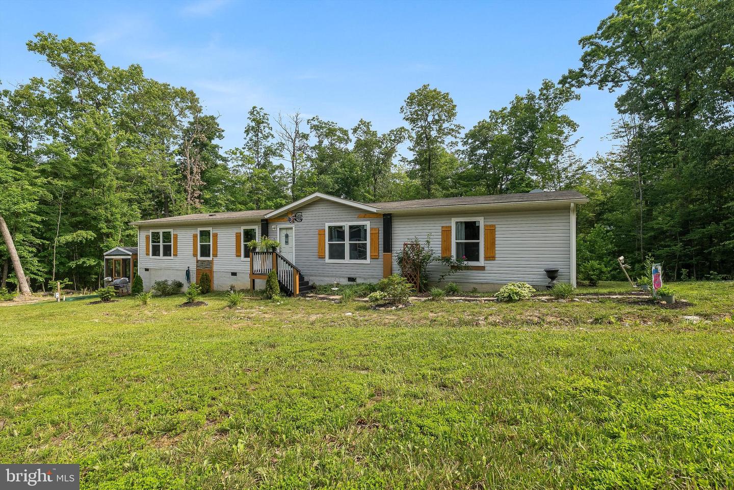 2749 E LEE HWY, NEW MARKET, Virginia 22844, 4 Bedrooms Bedrooms, ,2 BathroomsBathrooms,Residential,For sale,2749 E LEE HWY,VASH2011708 MLS # VASH2011708