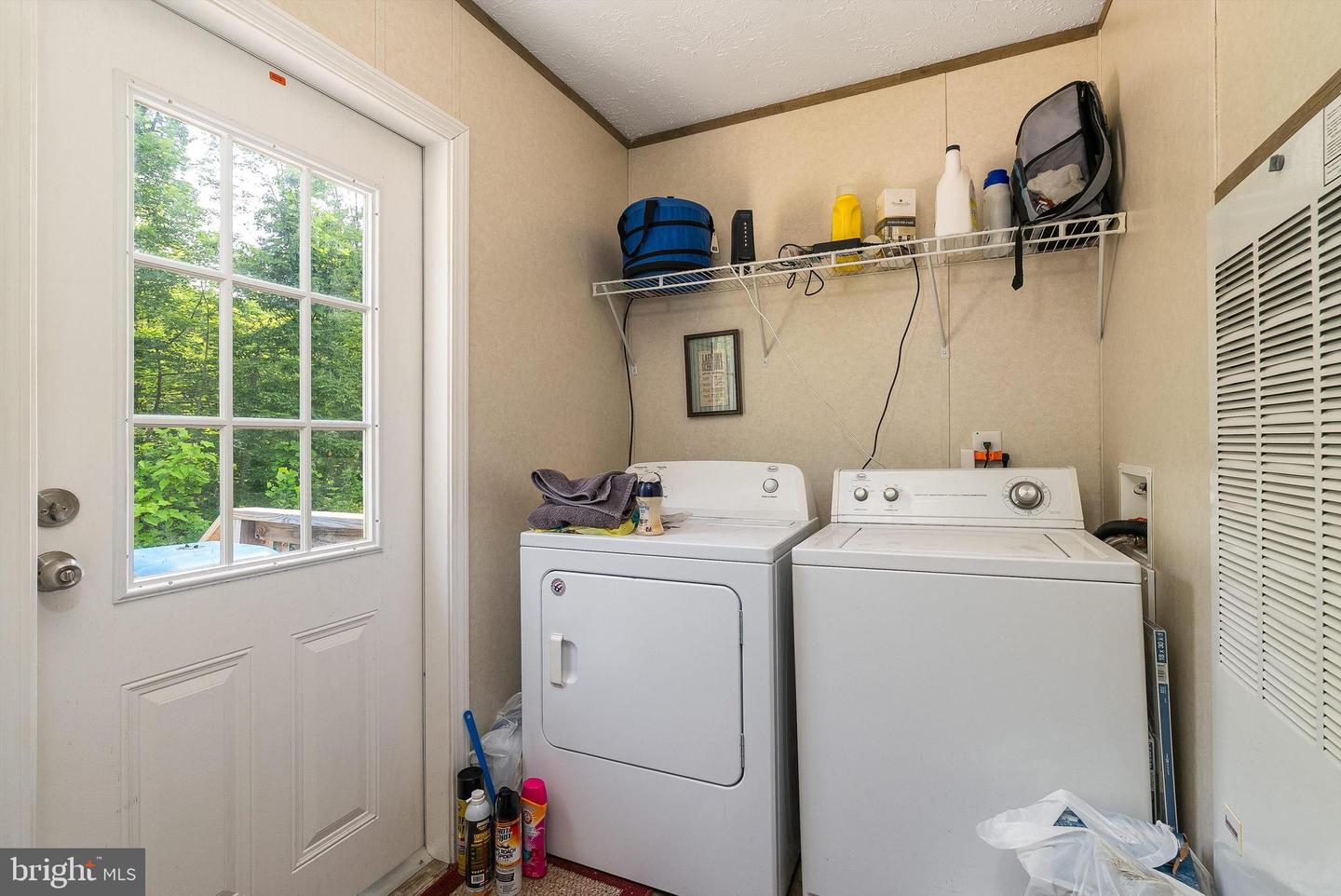 2749 E LEE HWY, NEW MARKET, Virginia 22844, 4 Bedrooms Bedrooms, ,2 BathroomsBathrooms,Residential,For sale,2749 E LEE HWY,VASH2011708 MLS # VASH2011708