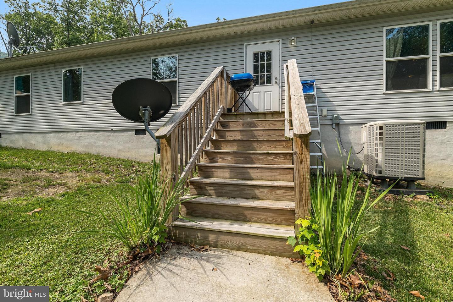 2749 E LEE HWY, NEW MARKET, Virginia 22844, 4 Bedrooms Bedrooms, ,2 BathroomsBathrooms,Residential,For sale,2749 E LEE HWY,VASH2011708 MLS # VASH2011708