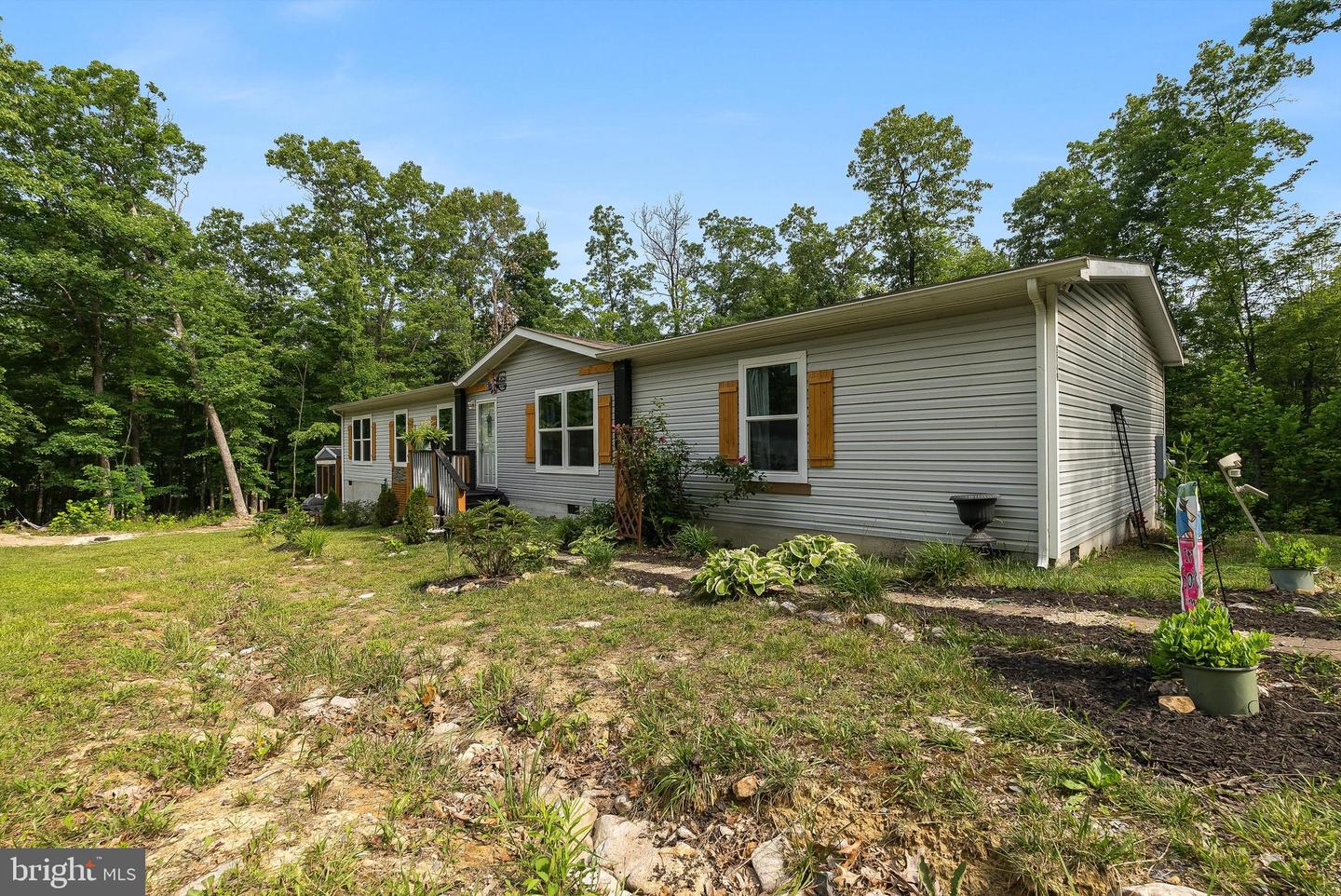 2749 E LEE HWY, NEW MARKET, Virginia 22844, 4 Bedrooms Bedrooms, ,2 BathroomsBathrooms,Residential,For sale,2749 E LEE HWY,VASH2011708 MLS # VASH2011708