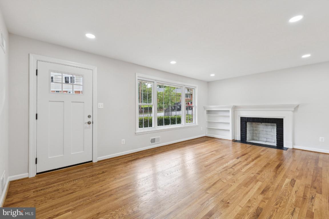 6087 8TH PL N, ARLINGTON, Virginia 22205, 4 Bedrooms Bedrooms, ,3 BathroomsBathrooms,Residential,For sale,6087 8TH PL N,VAAR2059266 MLS # VAAR2059266
