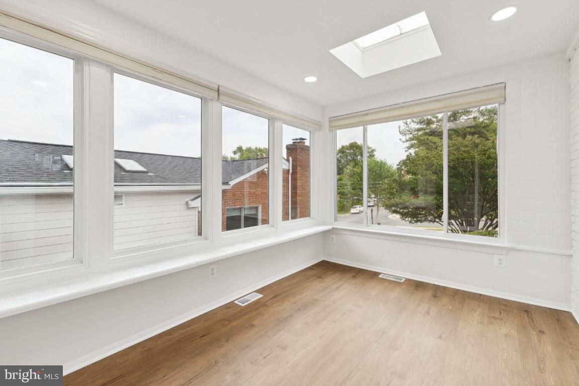 6087 8TH PL N, ARLINGTON, Virginia 22205, 4 Bedrooms Bedrooms, ,3 BathroomsBathrooms,Residential,For sale,6087 8TH PL N,VAAR2059266 MLS # VAAR2059266