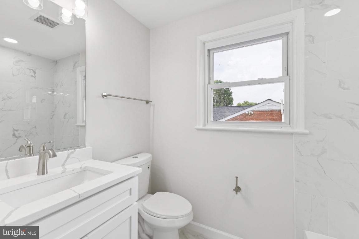 6087 8TH PL N, ARLINGTON, Virginia 22205, 4 Bedrooms Bedrooms, ,3 BathroomsBathrooms,Residential,For sale,6087 8TH PL N,VAAR2059266 MLS # VAAR2059266