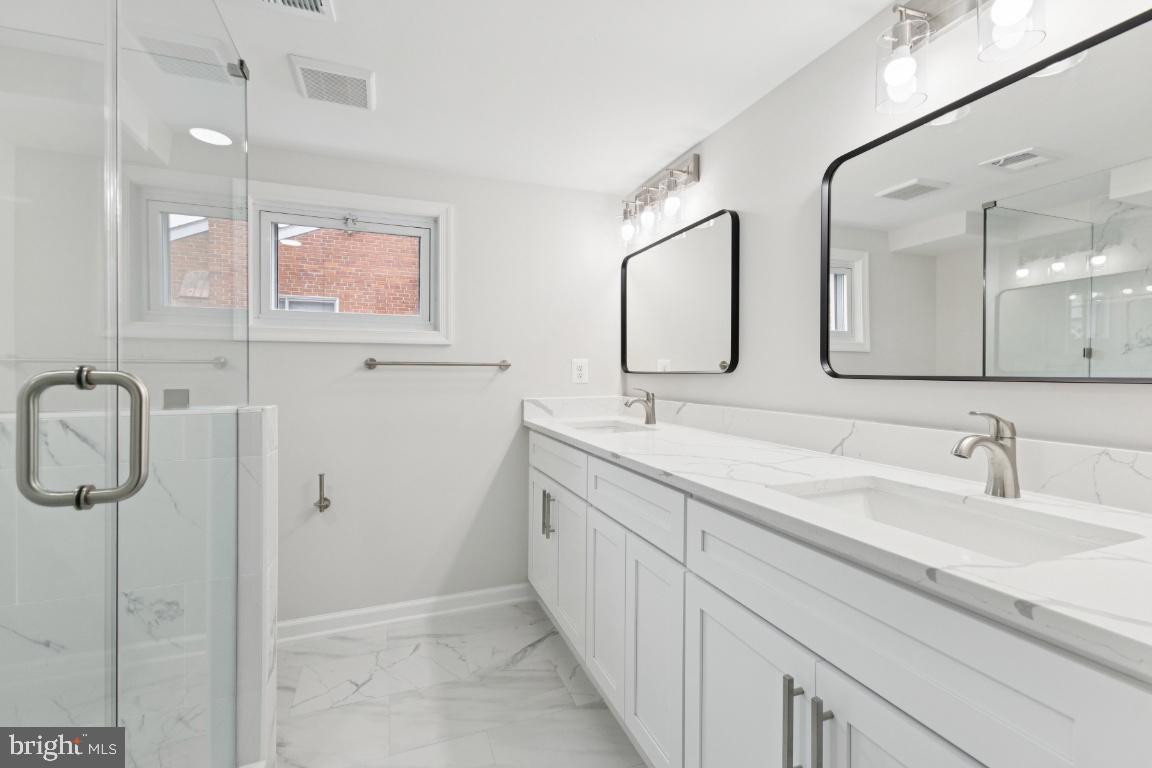6087 8TH PL N, ARLINGTON, Virginia 22205, 4 Bedrooms Bedrooms, ,3 BathroomsBathrooms,Residential,For sale,6087 8TH PL N,VAAR2059266 MLS # VAAR2059266