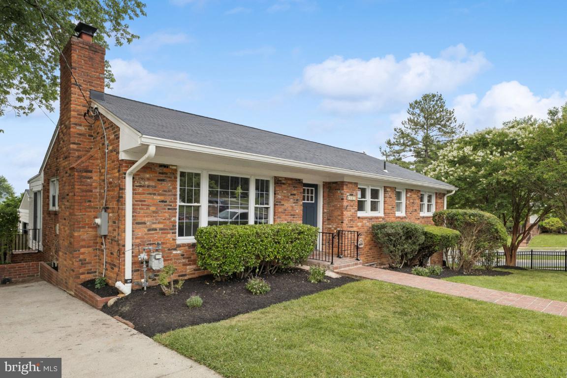 6087 8TH PL N, ARLINGTON, Virginia 22205, 4 Bedrooms Bedrooms, ,3 BathroomsBathrooms,Residential,For sale,6087 8TH PL N,VAAR2059266 MLS # VAAR2059266