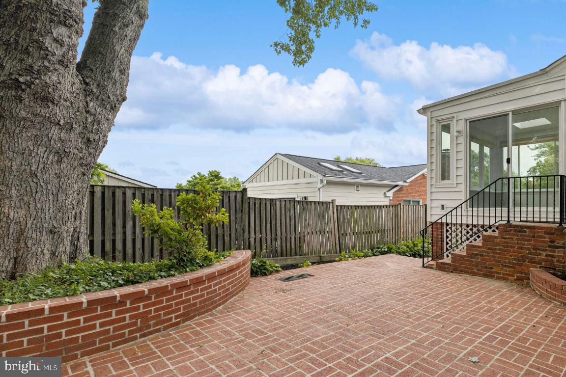 6087 8TH PL N, ARLINGTON, Virginia 22205, 4 Bedrooms Bedrooms, ,3 BathroomsBathrooms,Residential,For sale,6087 8TH PL N,VAAR2059266 MLS # VAAR2059266