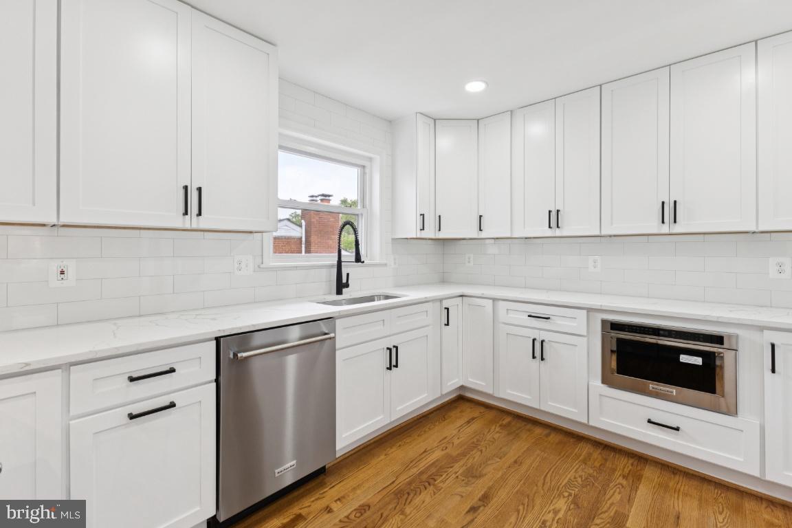 6087 8TH PL N, ARLINGTON, Virginia 22205, 4 Bedrooms Bedrooms, ,3 BathroomsBathrooms,Residential,For sale,6087 8TH PL N,VAAR2059266 MLS # VAAR2059266