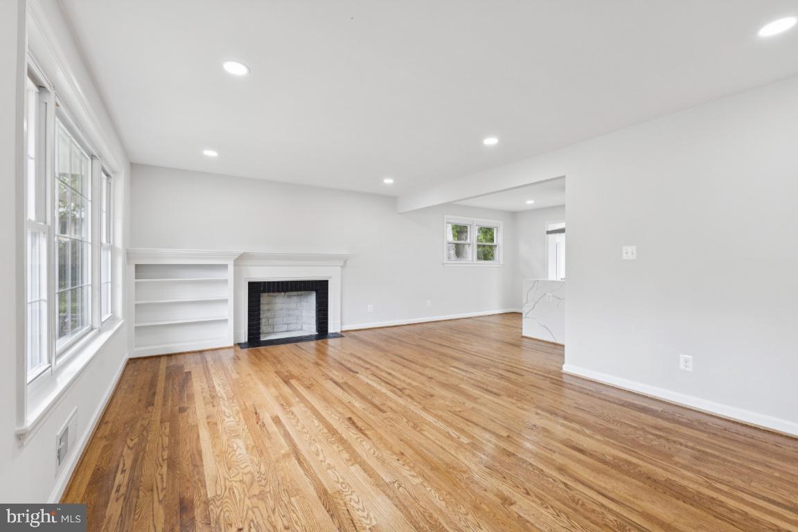 6087 8TH PL N, ARLINGTON, Virginia 22205, 4 Bedrooms Bedrooms, ,3 BathroomsBathrooms,Residential,For sale,6087 8TH PL N,VAAR2059266 MLS # VAAR2059266