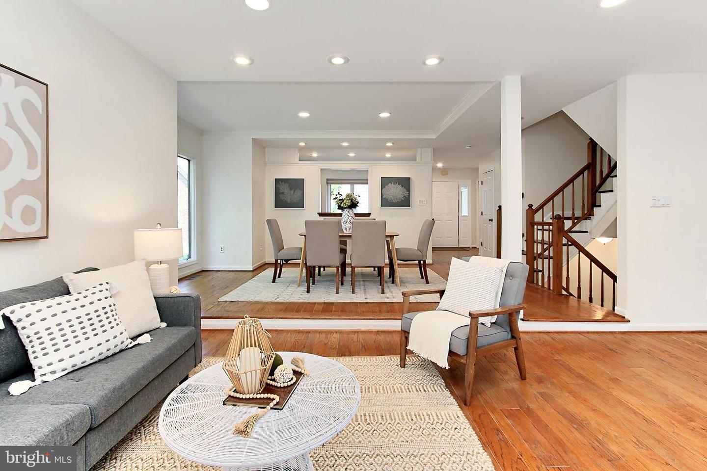 12511 N LAKE CT, FAIRFAX, Virginia 22033, 3 Bedrooms Bedrooms, ,3 BathroomsBathrooms,Residential,For sale,12511 N LAKE CT,VAFX2247956 MLS # VAFX2247956