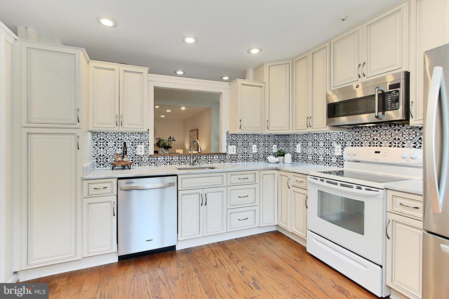 12511 N LAKE CT, FAIRFAX, Virginia 22033, 3 Bedrooms Bedrooms, ,3 BathroomsBathrooms,Residential,For sale,12511 N LAKE CT,VAFX2247956 MLS # VAFX2247956