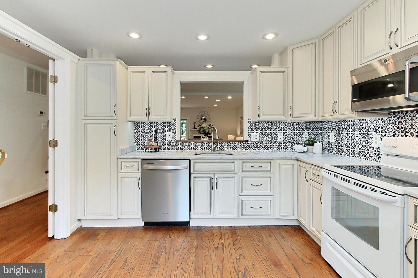 12511 N LAKE CT, FAIRFAX, Virginia 22033, 3 Bedrooms Bedrooms, ,3 BathroomsBathrooms,Residential,For sale,12511 N LAKE CT,VAFX2247956 MLS # VAFX2247956