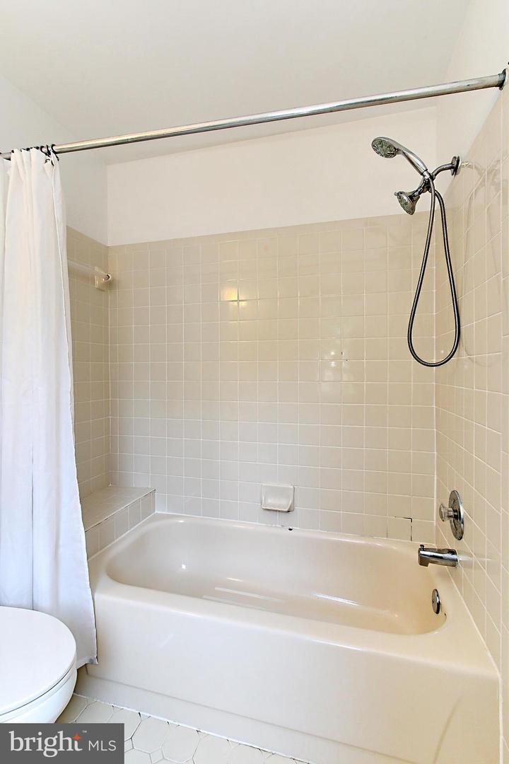 12511 N LAKE CT, FAIRFAX, Virginia 22033, 3 Bedrooms Bedrooms, ,3 BathroomsBathrooms,Residential,For sale,12511 N LAKE CT,VAFX2247956 MLS # VAFX2247956