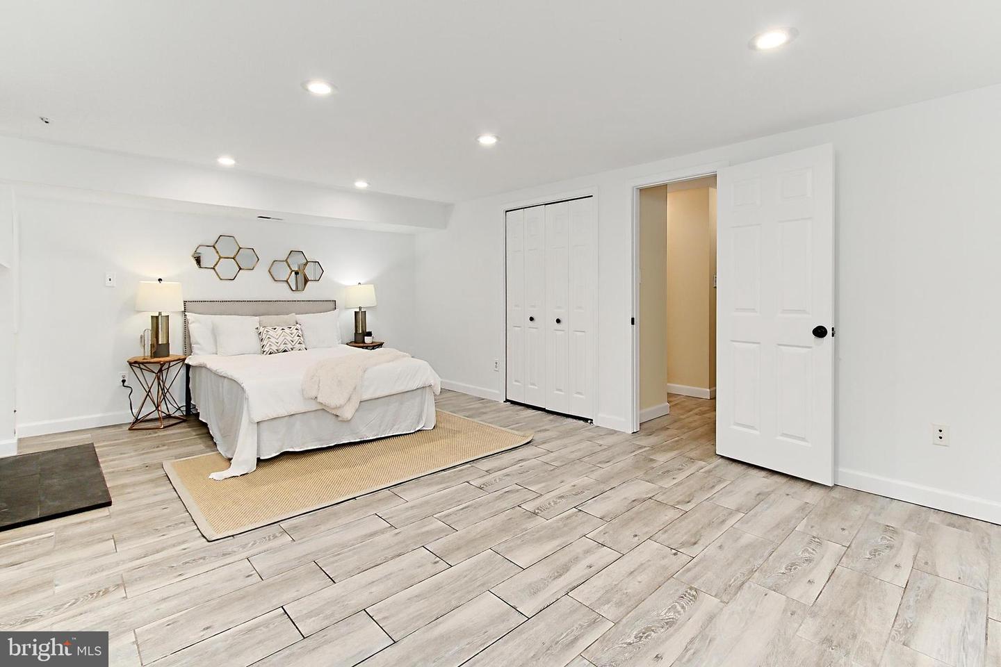 12511 N LAKE CT, FAIRFAX, Virginia 22033, 3 Bedrooms Bedrooms, ,3 BathroomsBathrooms,Residential,For sale,12511 N LAKE CT,VAFX2247956 MLS # VAFX2247956