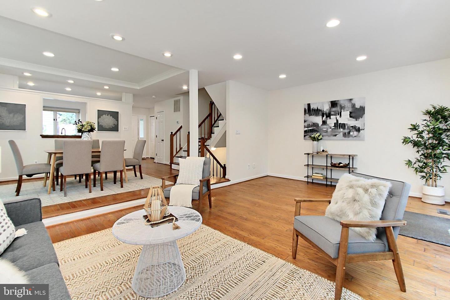 12511 N LAKE CT, FAIRFAX, Virginia 22033, 3 Bedrooms Bedrooms, ,3 BathroomsBathrooms,Residential,For sale,12511 N LAKE CT,VAFX2247956 MLS # VAFX2247956