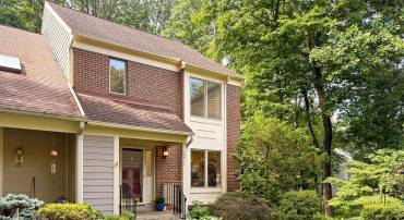 12511 N LAKE CT, FAIRFAX, Virginia 22033, 3 Bedrooms Bedrooms, ,3 BathroomsBathrooms,Residential,For sale,12511 N LAKE CT,VAFX2247956 MLS # VAFX2247956