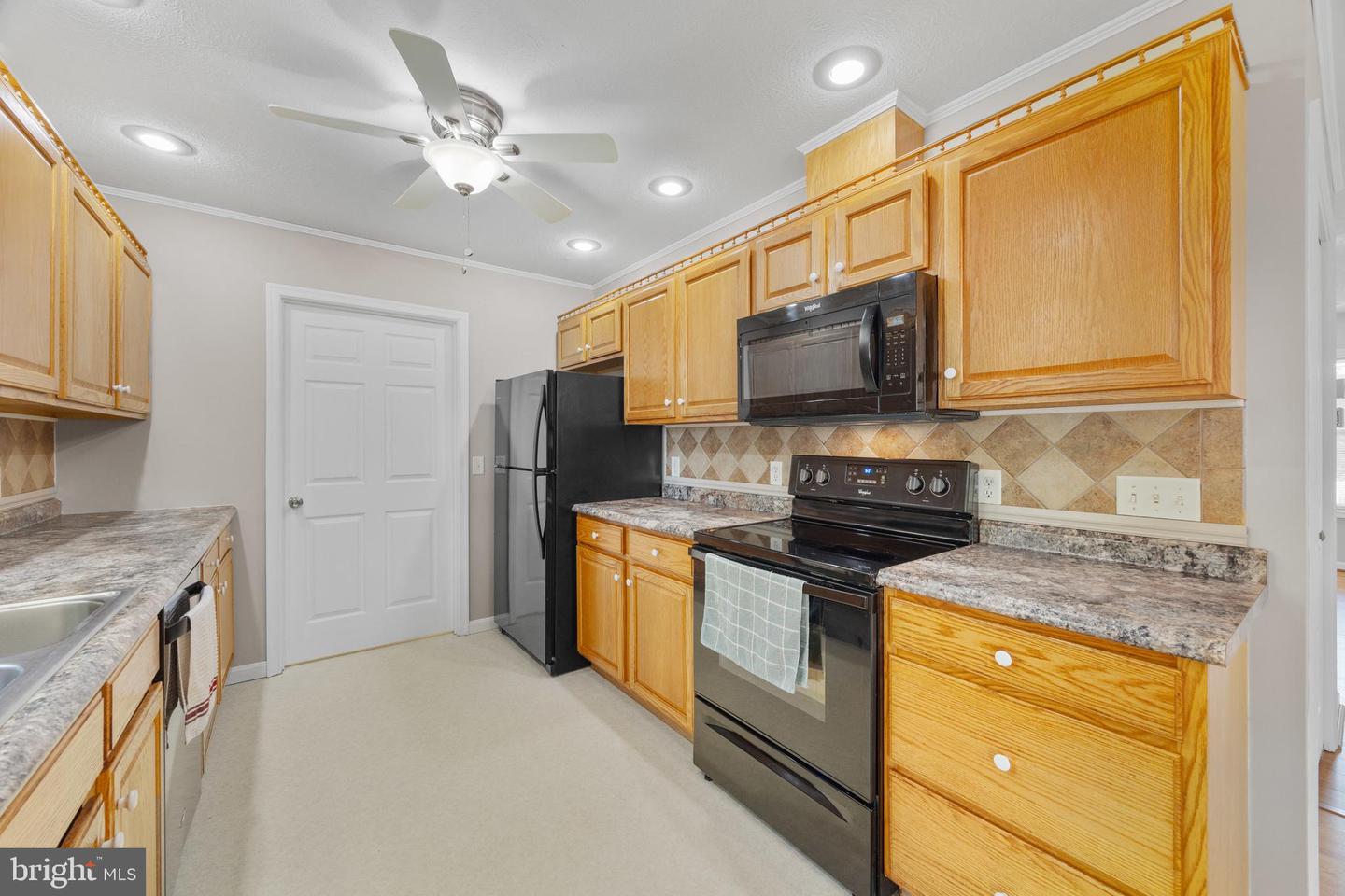 188 S SUNSET DR, BROADWAY, Virginia 22815, 3 Bedrooms Bedrooms, ,2 BathroomsBathrooms,Residential,For sale,188 S SUNSET DR,VARO2002380 MLS # VARO2002380