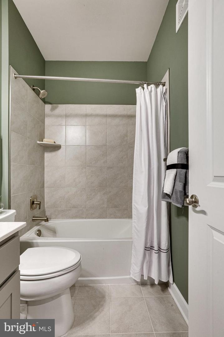 21731 DOVEKIE TER #2403, ASHBURN, Virginia 20147, 2 Bedrooms Bedrooms, ,2 BathroomsBathrooms,Residential,For sale,21731 DOVEKIE TER #2403,VALO2099756 MLS # VALO2099756