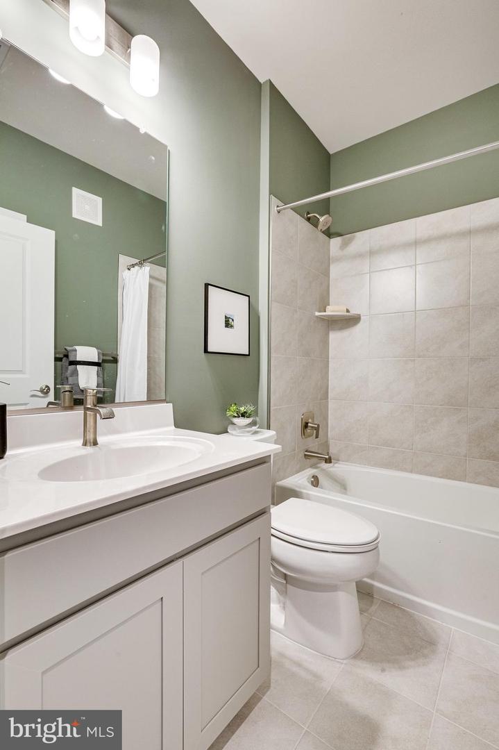 21731 DOVEKIE TER #2403, ASHBURN, Virginia 20147, 2 Bedrooms Bedrooms, ,2 BathroomsBathrooms,Residential,For sale,21731 DOVEKIE TER #2403,VALO2099756 MLS # VALO2099756